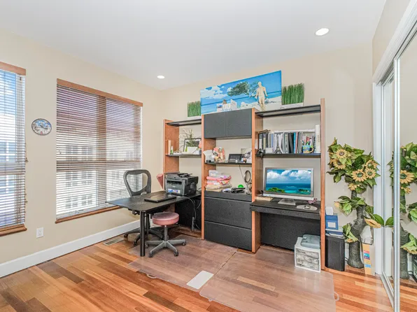 3116 Emmons Avenue image 13 of 26