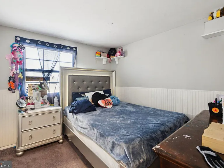 Macnamara Dr — Photo 15
