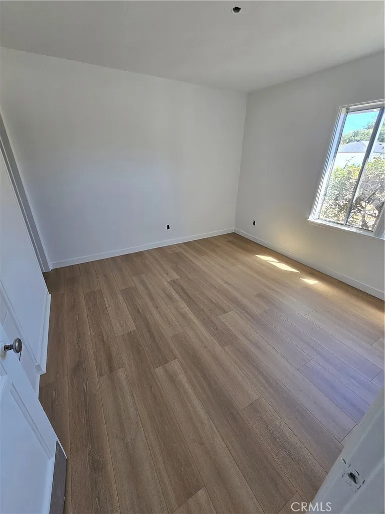 3 bed, 1127 sqft, $5,500 — Photo 2