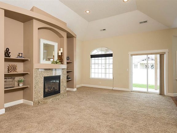 5th image of 4607 Segovia Dr