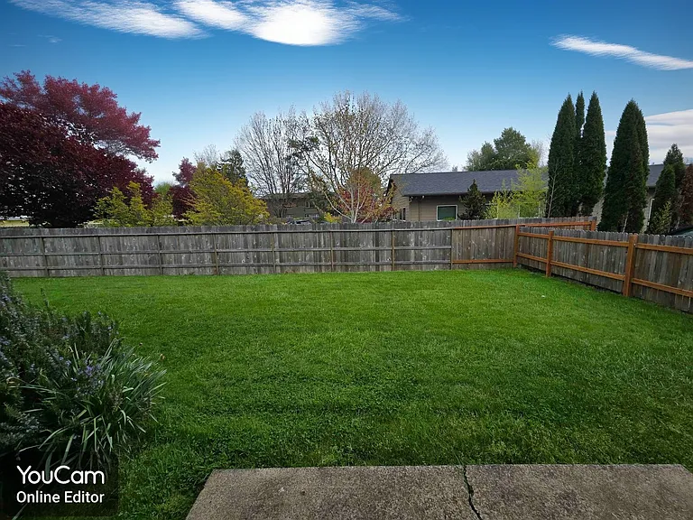 2125-2145 NW Highland Dr — Photo 24