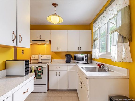 5th image of 884 Mollins Dr