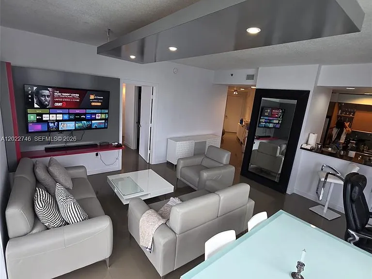 1060 Brickell Ave #2201 — Photo 33