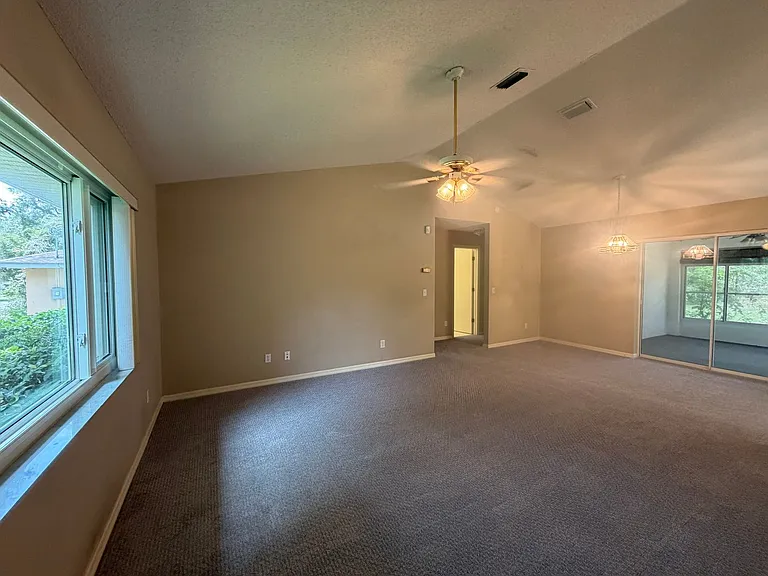 118 Edison St — Photo 8