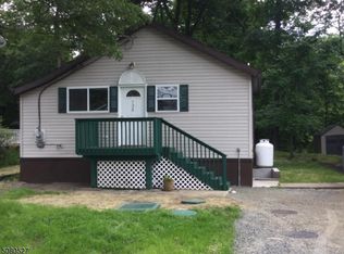 125 Vermont Trl, Hopatcong, NJ 07843