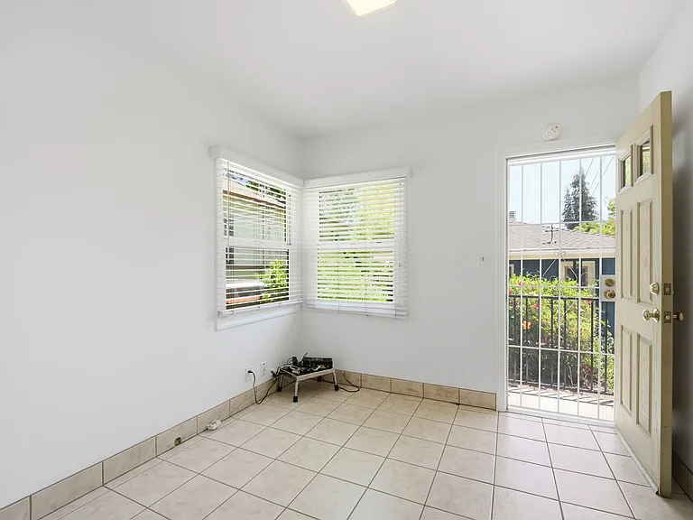 1007 Monterey Rd — Photo 18