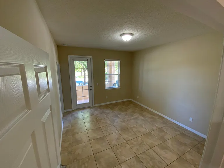 11968 Lorenza Ln — Photo 4