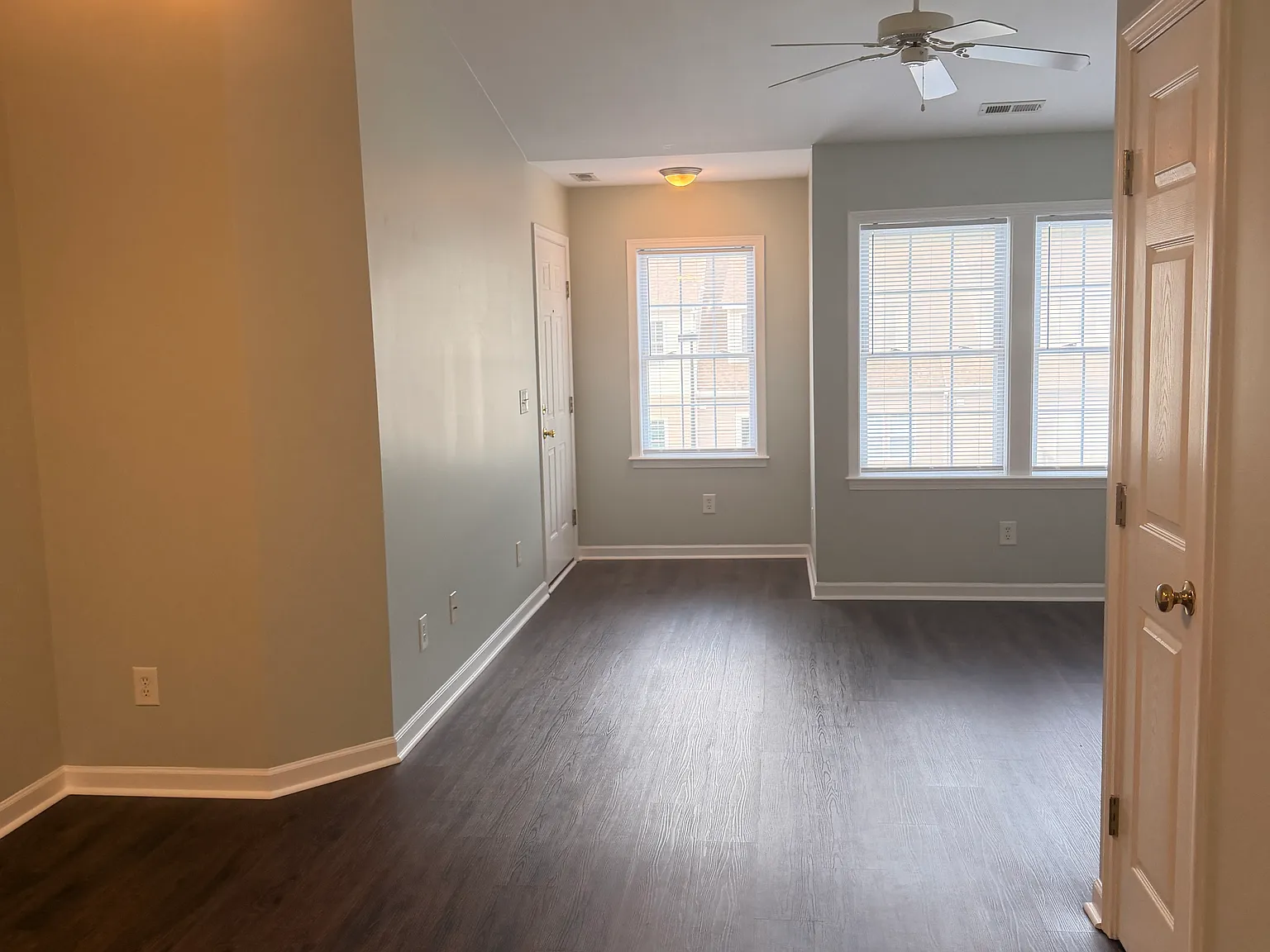 2 bed, 1000 sqft, $1,500 — Photo 2