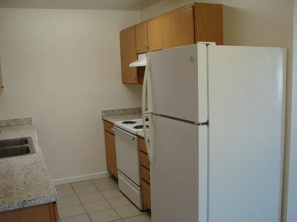 Meadow Lane Village Apartments — Photo 4