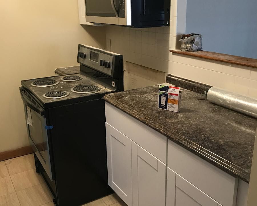 2nd image of 10 Washington Grn Unit 302