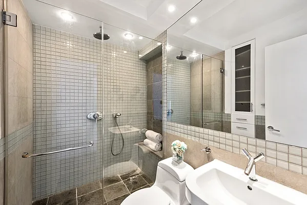 Sold by Nest Seekers International | media 23