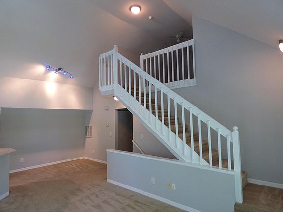 4th image of 13700 N Richmond Park Dr #107