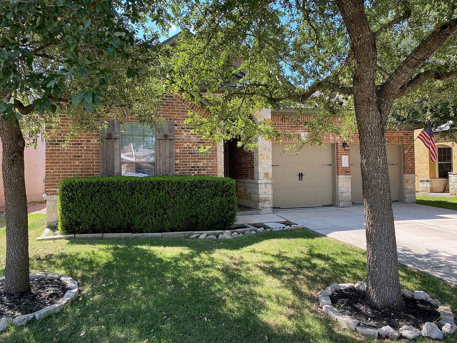 3 bed, 2.5 bath, 2090 sqft, $2,395 — Photo 4