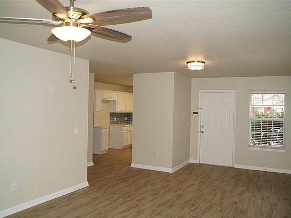 4th image of 2550 Poinciana Pl