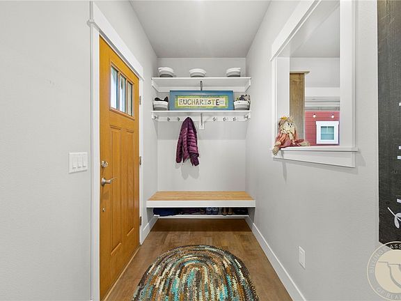 3rd image of 1621 Island View Dr