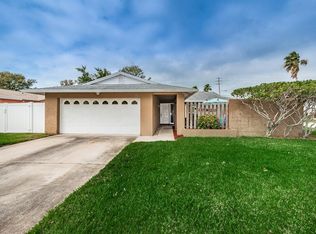 10920 Del Prado Dr W, Largo, FL 33774