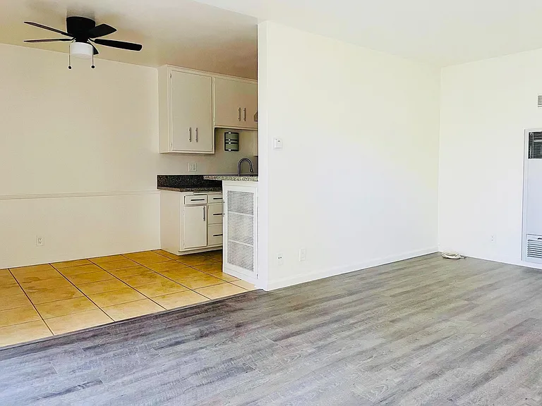 405 N Marengo Ave #11 — Photo 2