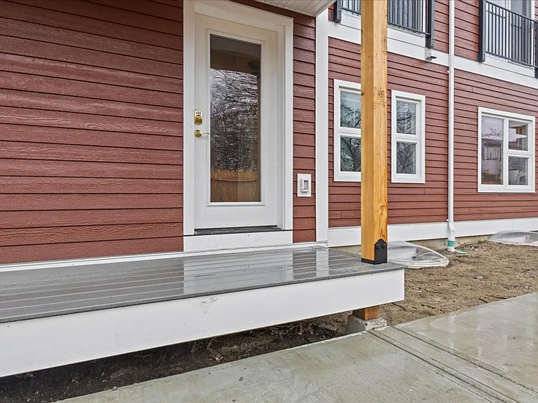 86-88 North Winooski Ave — Photo 19