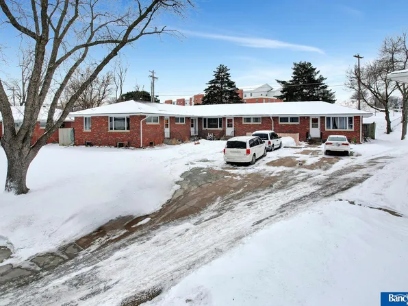 145 Wedgewood Dr, Lincoln, NE 68510