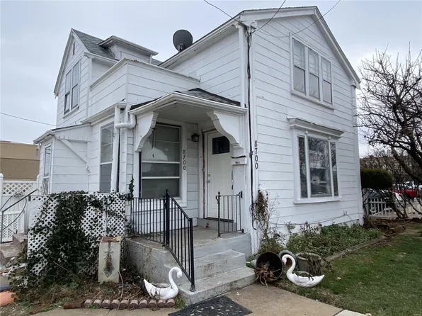 8700 Mackenzie Rd, Saint Louis, MO 63123