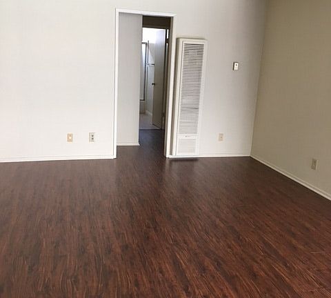 2nd image of 3732 Mentone Ave APT 3