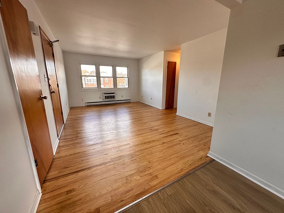 1st image of 333 Green Ave #2