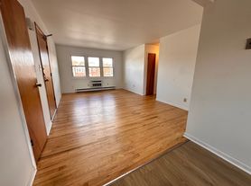 333 Green Ave, Lyndhurst, NJ