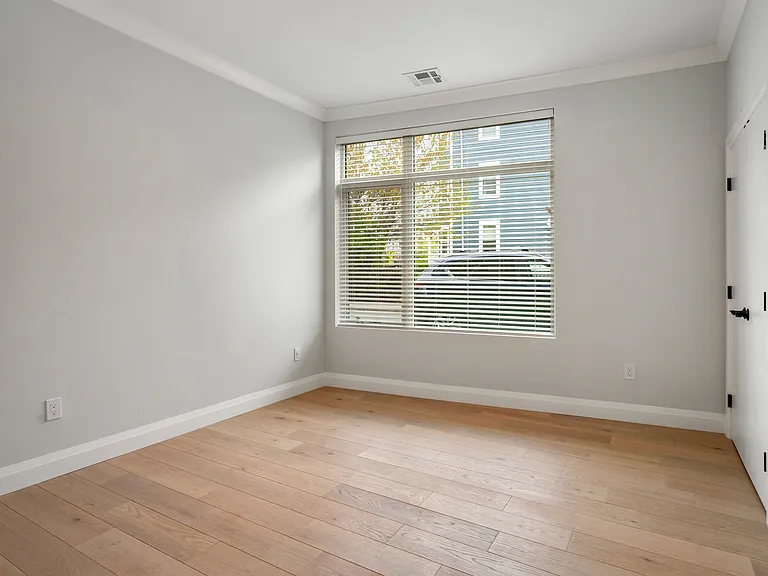 142 Pleasant St #1 — Photo 8