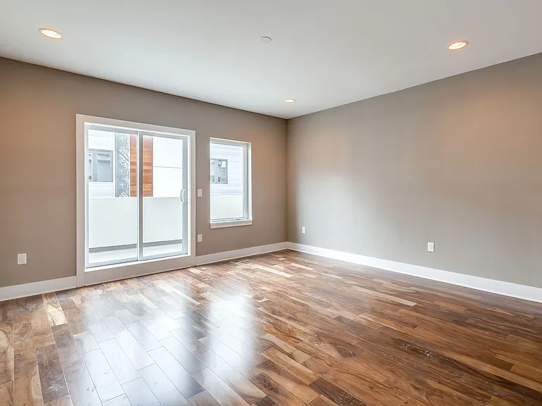702-12 N Front St #7 — Photo 19