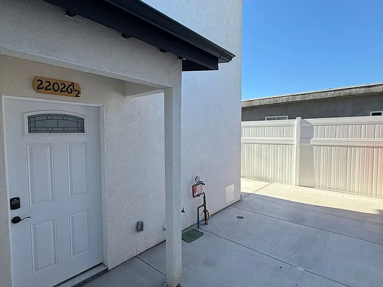 22026 Saticoy St — Photo 14