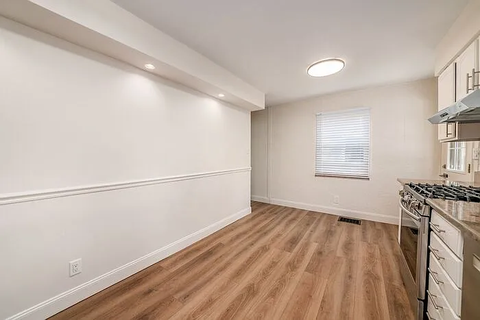 2135 Wesleyan Dr — Photo 10
