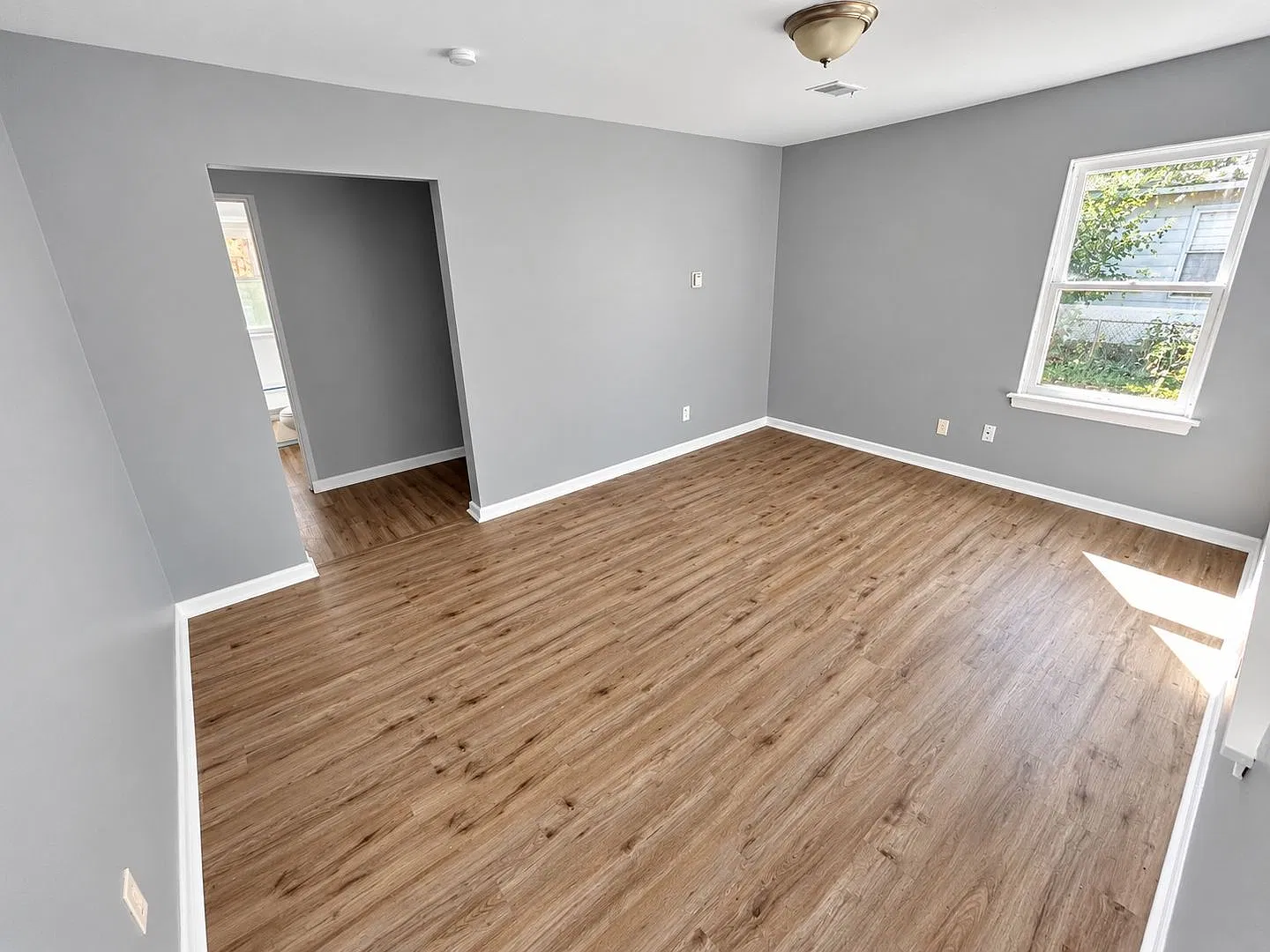 For Lease — Photo 2