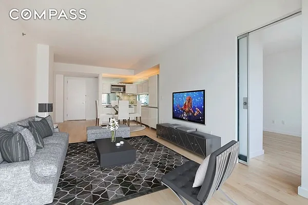 Rented by Compass | media 21