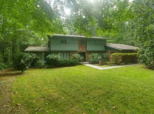 997 W Outer Dr, Oak Ridge, TN 37830