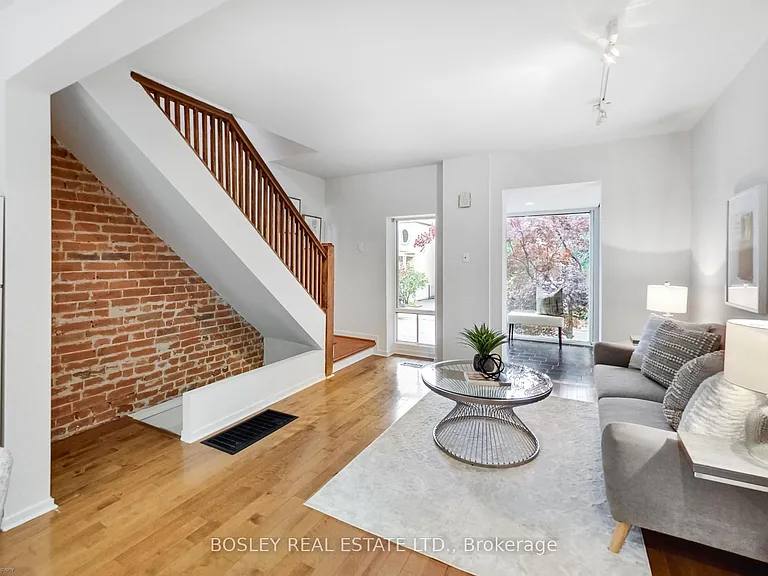 140 Helendale Ave — Photo 8