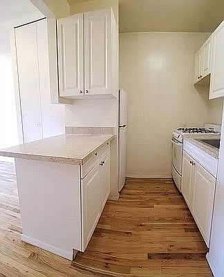 3rd image of 333 E 95th St APT 6D