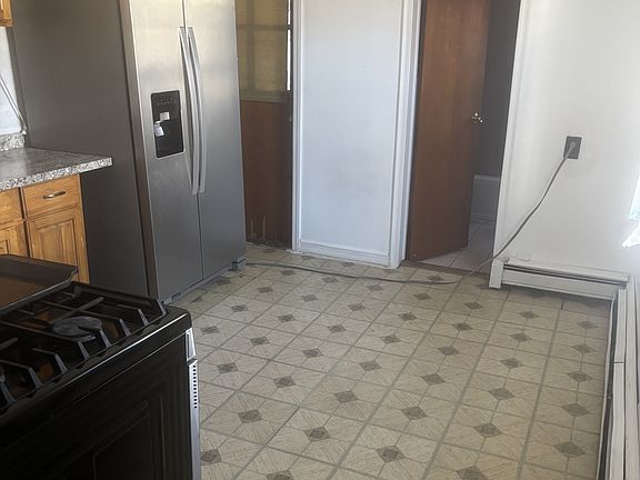2nd image of 7 Mulberry St Floor 2