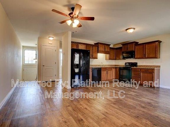 5th image of 1718F Thistlewood Dr