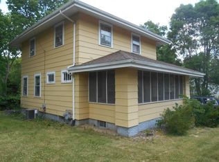 811 Harrison Ave, Charleston, IL 61920