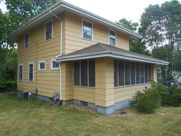 811 Harrison Ave photo 1