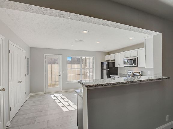 5th image of 2117 Victory Gallop Ln