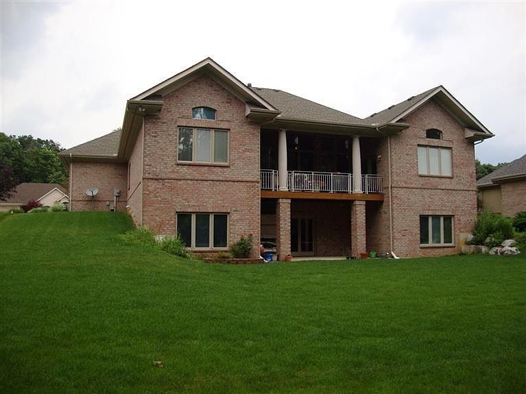 1st image of 3925 N Field Dr
