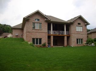 3925 N Field Dr, Bellbrook, OH 45305