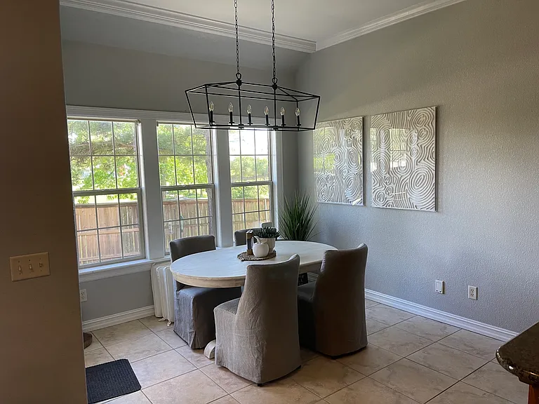 703 SW Glen Arbor Ave — Photo 3