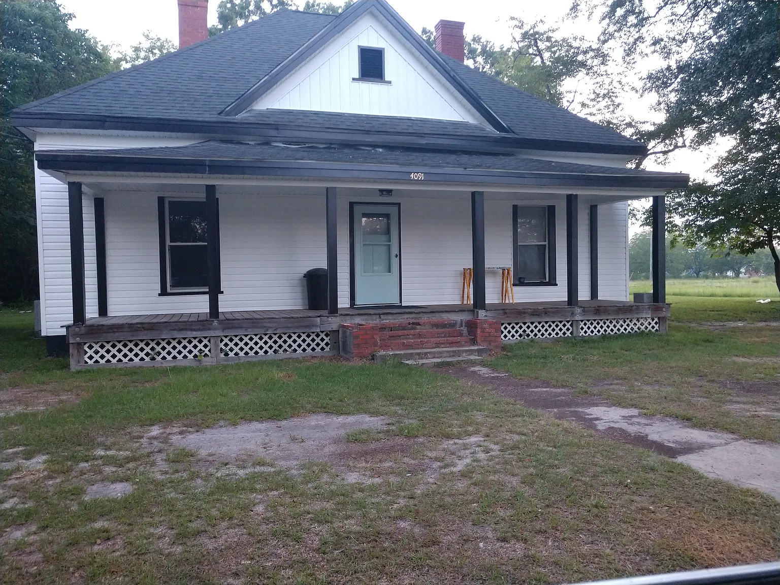 3 bed, 1833 sqft, $1,600 — Photo 1
