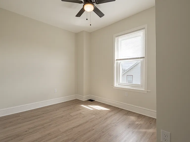 51 W Fairview St — Photo 14