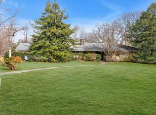 25 W Creek Farms Rd, Port Washington, NY 11050