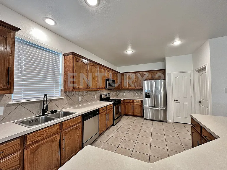 8000 Ranchvale Ln — Photo 10