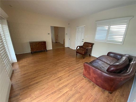 2nd image of 2623 W Vina Del Mar Blvd