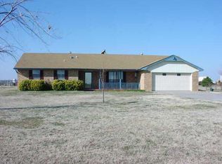 136 S Heaston Rd, Calumet, OK 73014